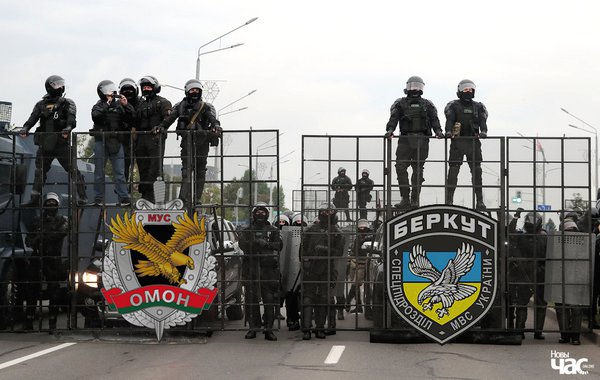 Український «експорт»: білоруські ЗМІ розслідують участь "беркутівців" у розгонах протестів у Білорусі