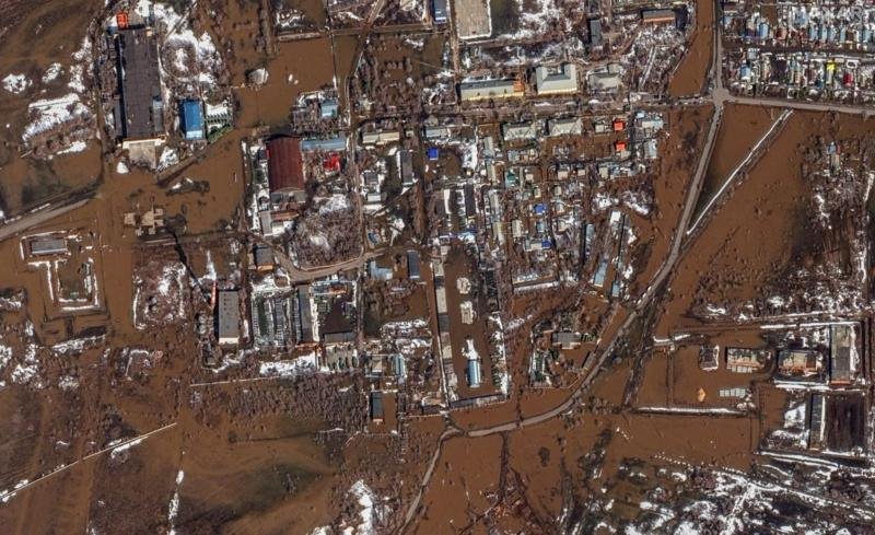 Зона затоплення в Оренбурзі. Супутниковий знімок MAXAR