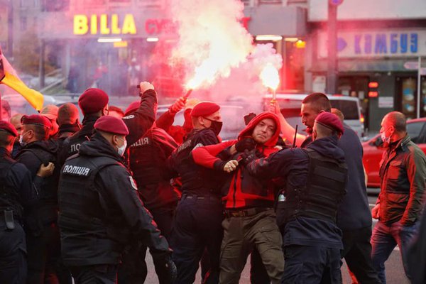 Як поліція поводилася з протестувальниками під судом над Антоненком (ФОТО)