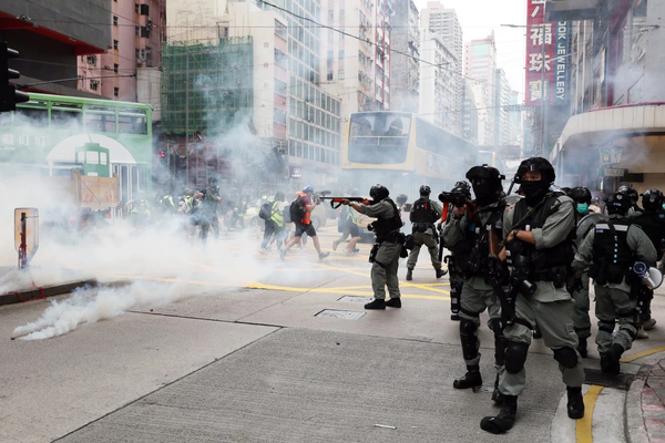 Репресії почалися: Китай провів рейд у Гонконгу, заарештовано десятки опозиціонерів (ФОТО)