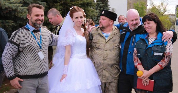 П'ять років тому – на весіллі з бойовиками. Зараз – у місії ЄС в Україні