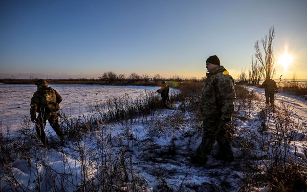 Порошенко на опорном пункте ВСУ на передовой, в километре от оккупированной Горловки