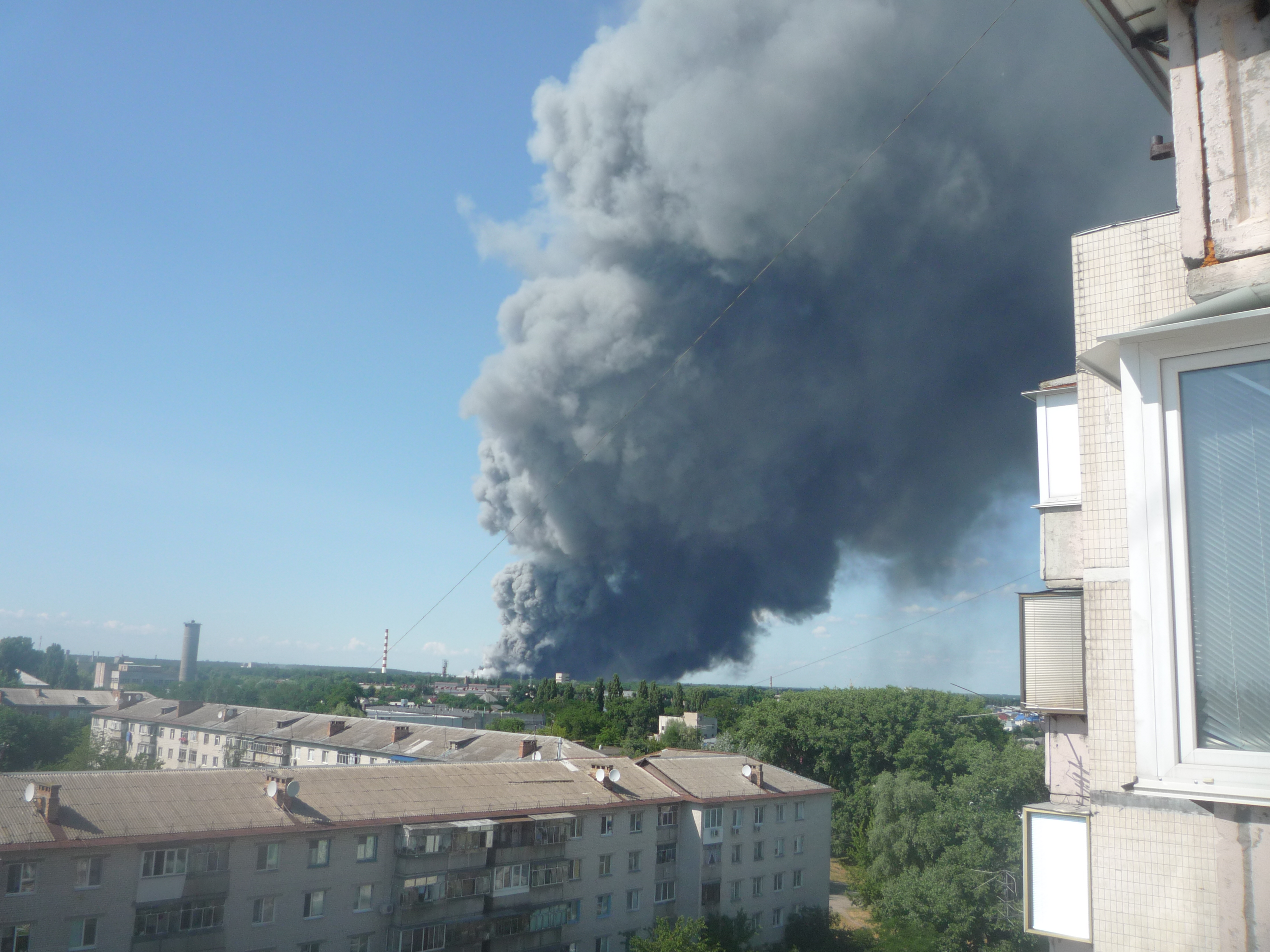 Что произошло сегодня в Киевской области, город Бровары?. Сгорел на английском