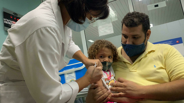 Куба почала вакцинувати дітей від Covid-19. У неї власні вакцини, не визнані ВООЗ