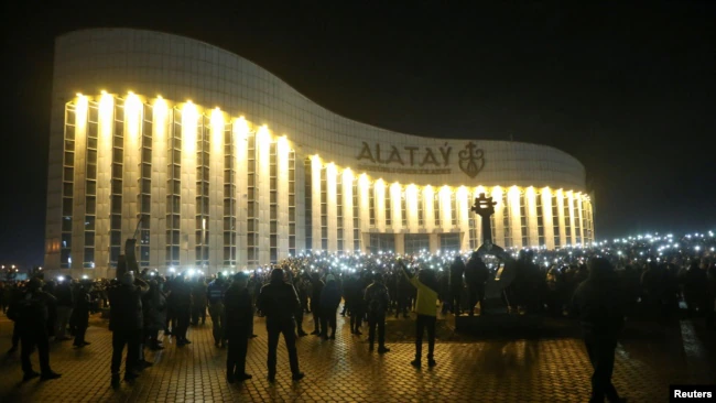 Мирный митинг в Алматы, 4 января. Фото: Reuters, источник: Azattyq.org