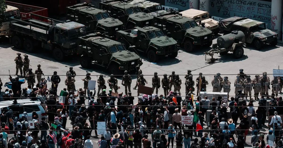 Протести у Лос-Анджелесі: Трамп вимагає ввести війська і каже про повстання, губернатор називає його "диктатором" (ФОТО)