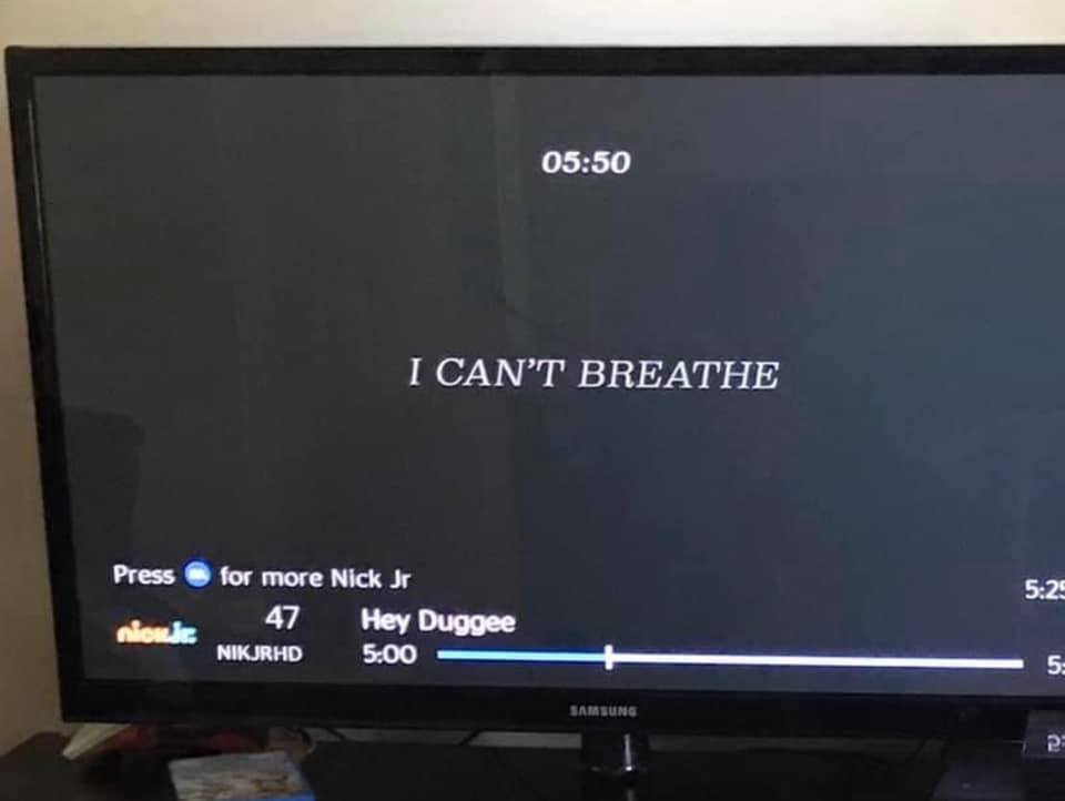 "Я не можу дихати". Відео супроводжується звуком дихання