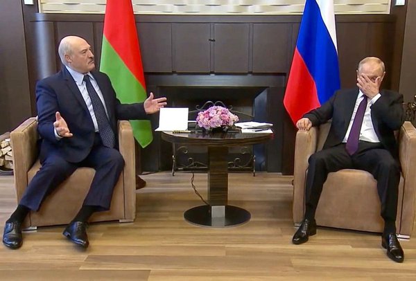 Чемний Лукашенко попросив про навчання військ Росії на території Білорусі