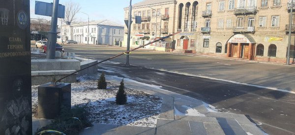У Лисичанську пошкодили пам'ятник добровольцям