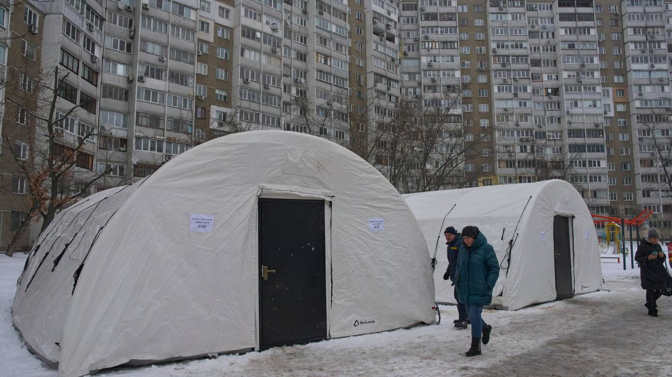 Пункти обігріву для киян. Фото: AP