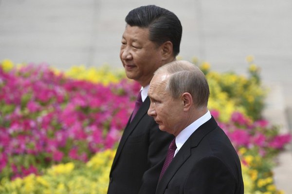 По суті, Росія й Китай об'єднались у квазісоюз. Обоє мають територіальні зазіхання й підтримують одне одного