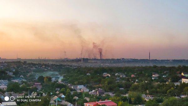 Фотографії дня: смог над Запоріжжям, апокаліпсис сьогодні