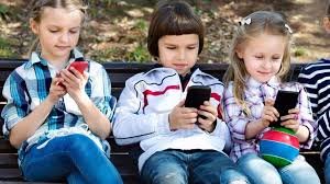 Підмога батькам не прийшла. Заборона соцмереж для дітей в Австралії провалюється