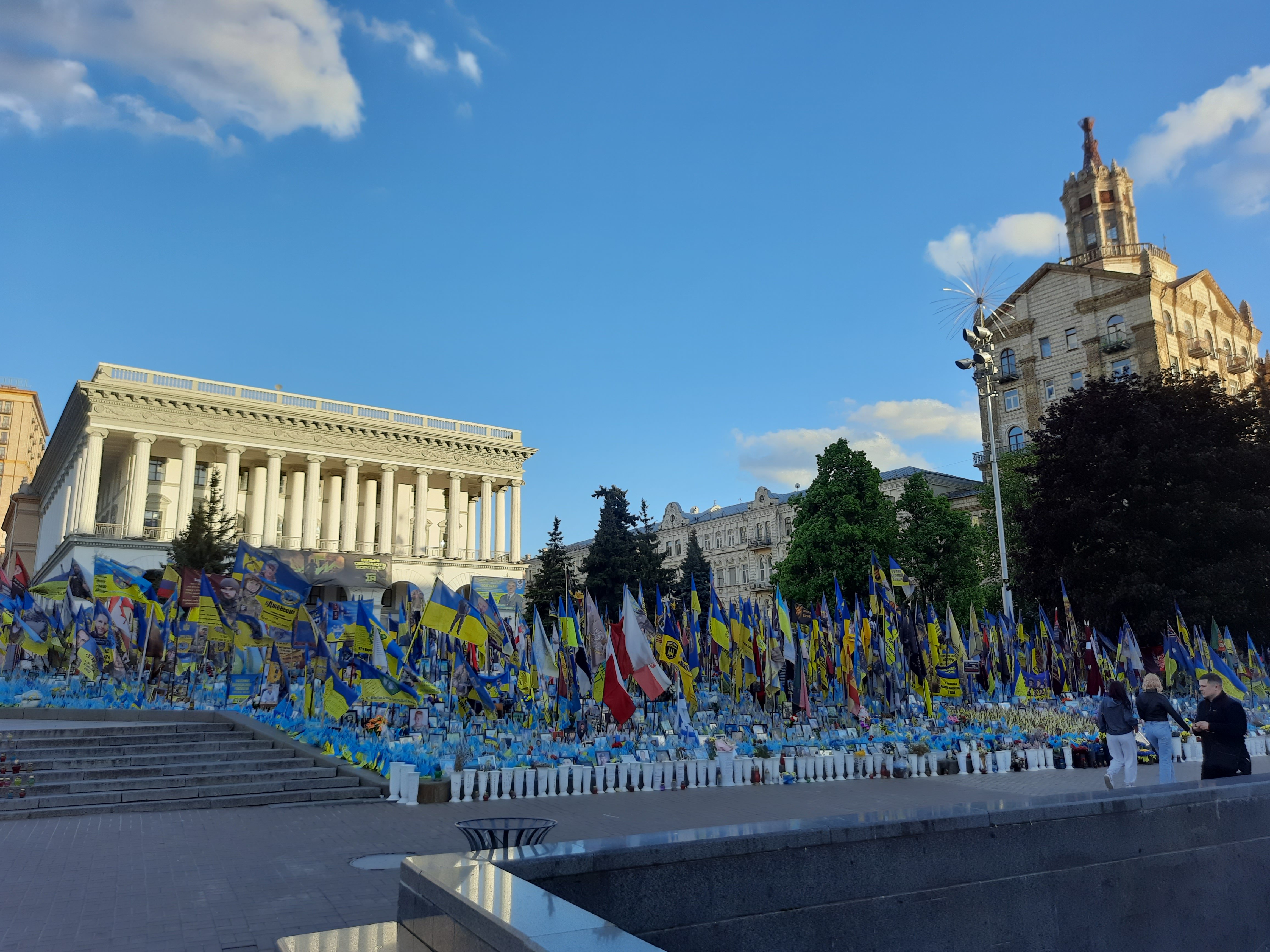 Народний меморіал на майдані Незалежності в центрі Києва