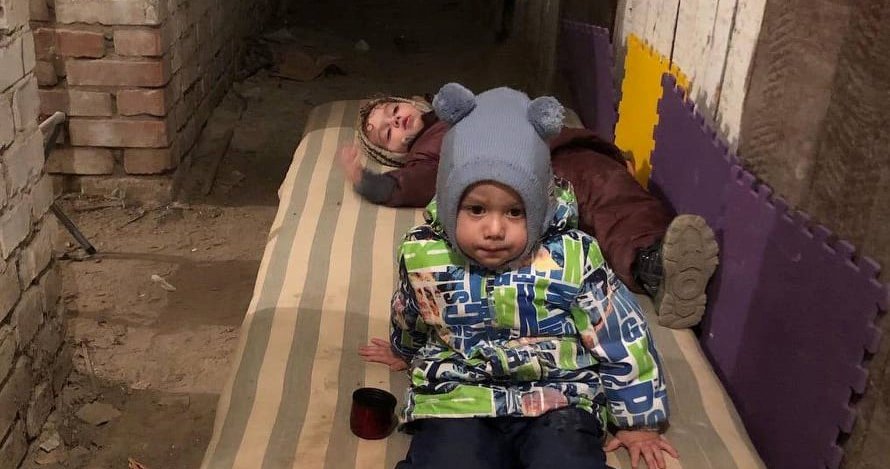 Діти і обстріли. Жителі Чернігова та Сум про те, як це – жити під снарядами і бомбами росіян