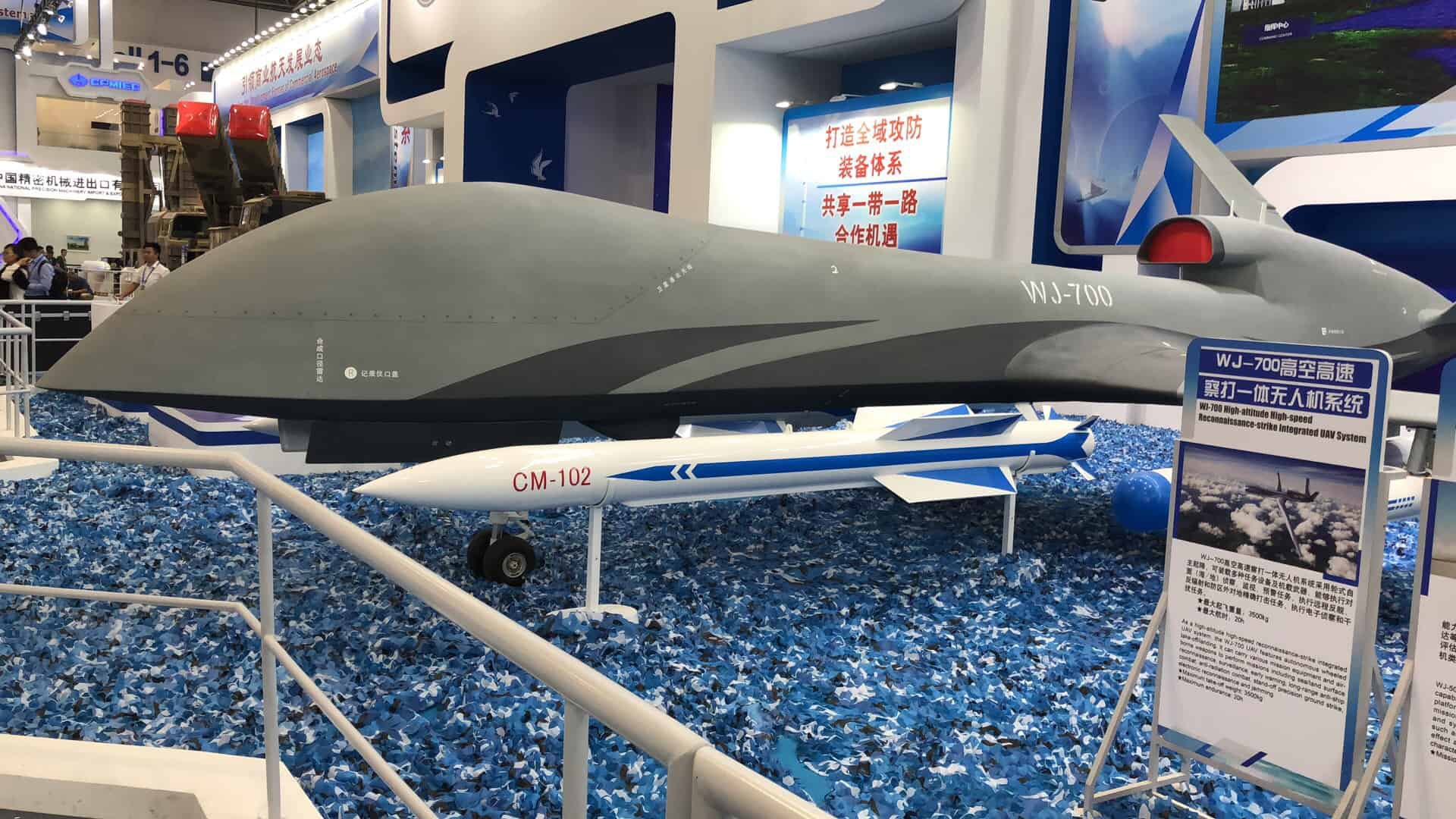 WJ-700 вперше був представлений на аерокосмічному салоні в Чжухаї у 2018 році.
