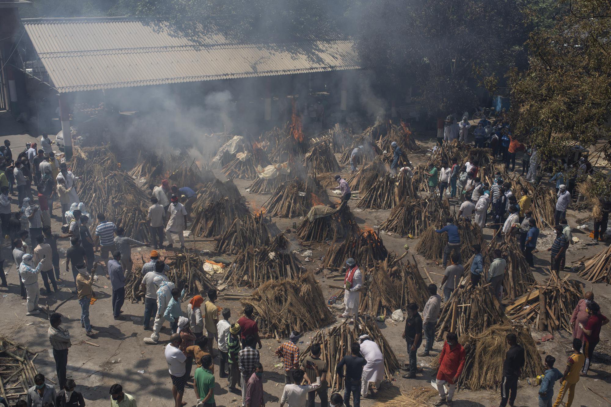 Масова кремація в Індії через коронавірус, кінець квітня 2021 року, фото Associated Press