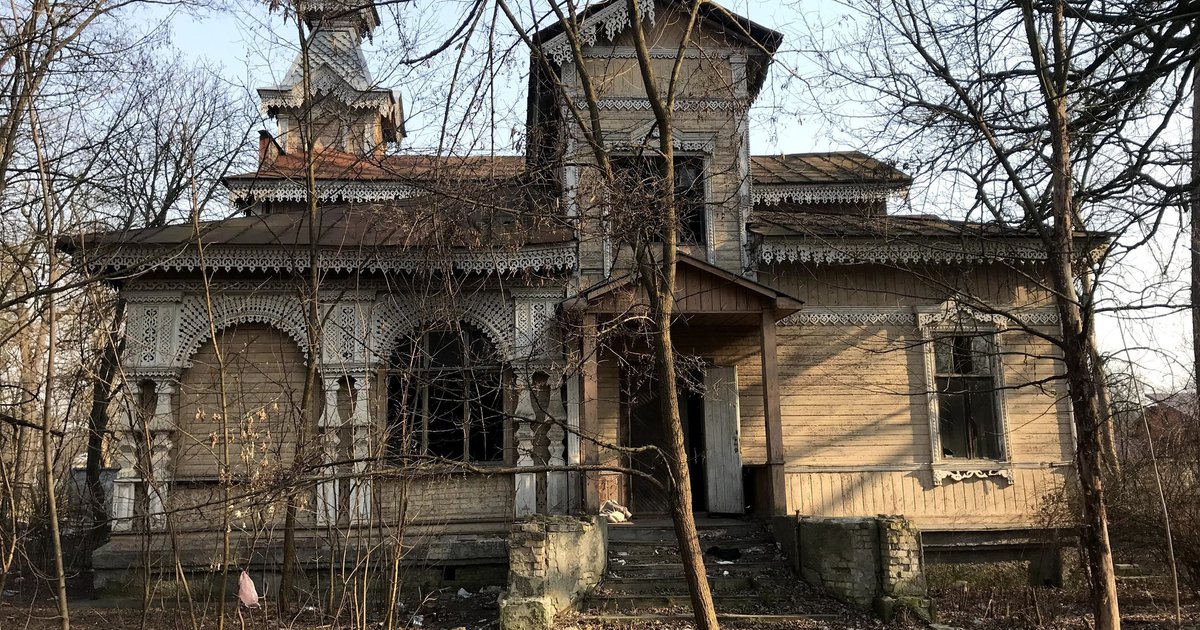 У Києві вдруге горіла старовинна дача: поруч з пам’яткою архітектури хочуть збудувати ЖК