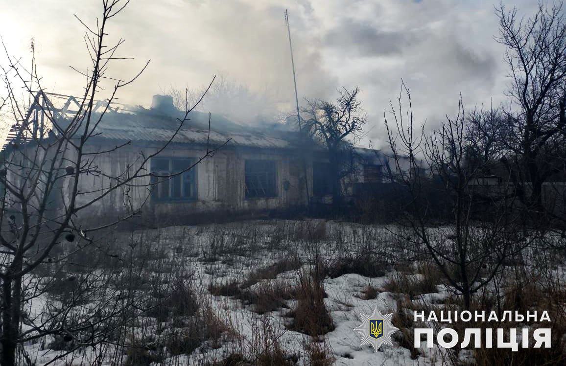Одне із сіл Донеччини після обстрілу, лютий 2023 року