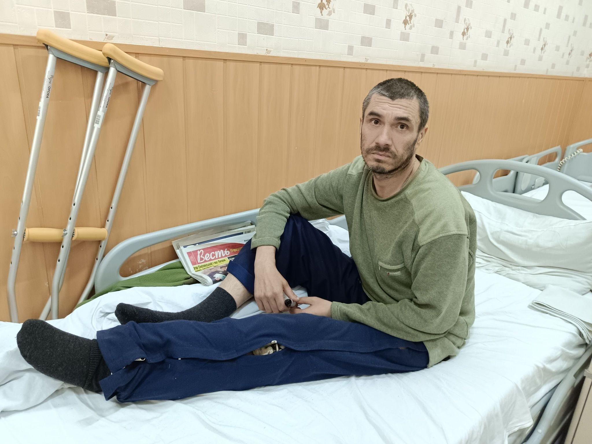 Олександр Трофименко на лікарняному ліжку. Фото авторки