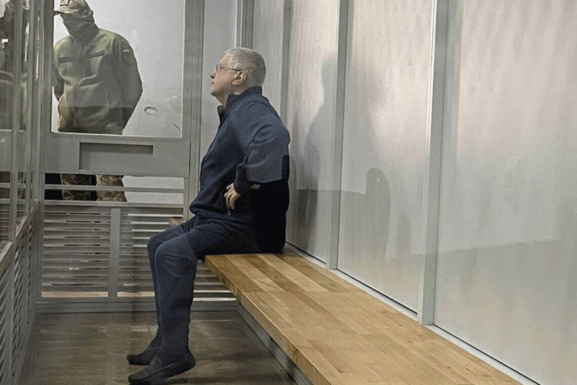 Ігор Коломойський під час судового засідання 10 листопада 2023 року. Йому оголошено підозру у шахрайстві та легалізації коштів; із вересня 2023 року він перебуває під вартою за рішенням суду. Фото: Суспільне