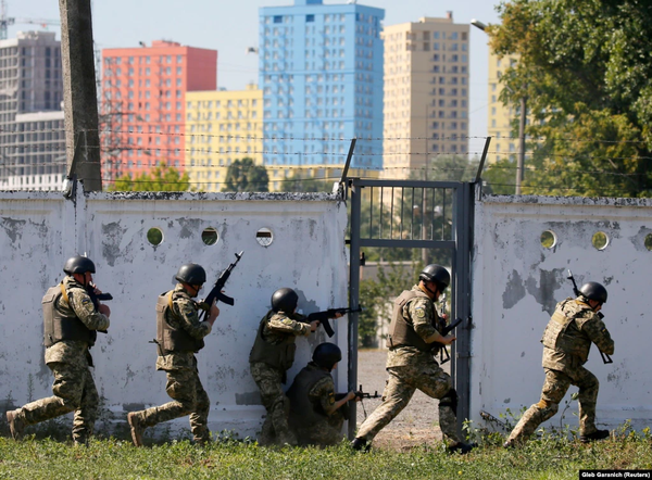 Резервісти провели в Києві навчання з ведення бойових дій у місті (ФОТО)