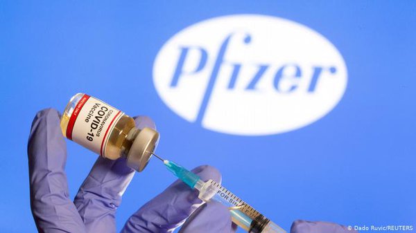 Зеленський заявив про угоду на 10 млн доз вакцини Pfizer – але схоже, це «договір без зобов'язань»