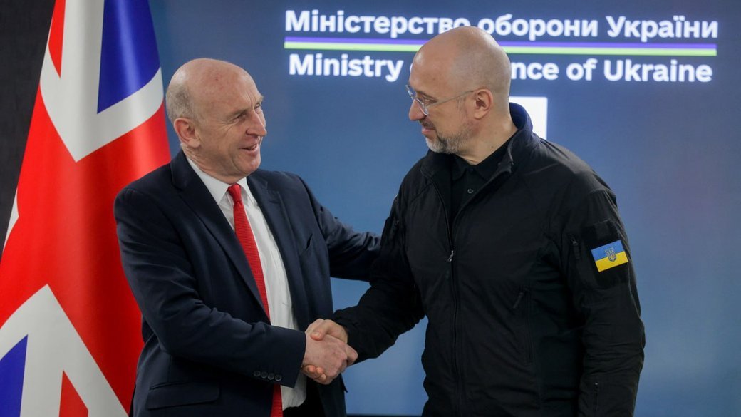 Міністри оборони України та Великої Британії Денис Шмигаль і Джон Гілі під час зустрічі у Києві, 9 січня 2026 року. Денис Шмигаль/Telegram