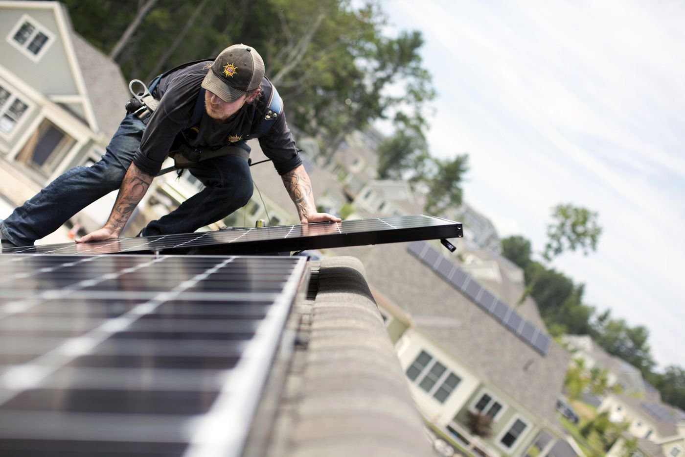 Встановлення сонячних панелей у штаті Мен: фото Ben McCanna/Portland Portland Press Herald