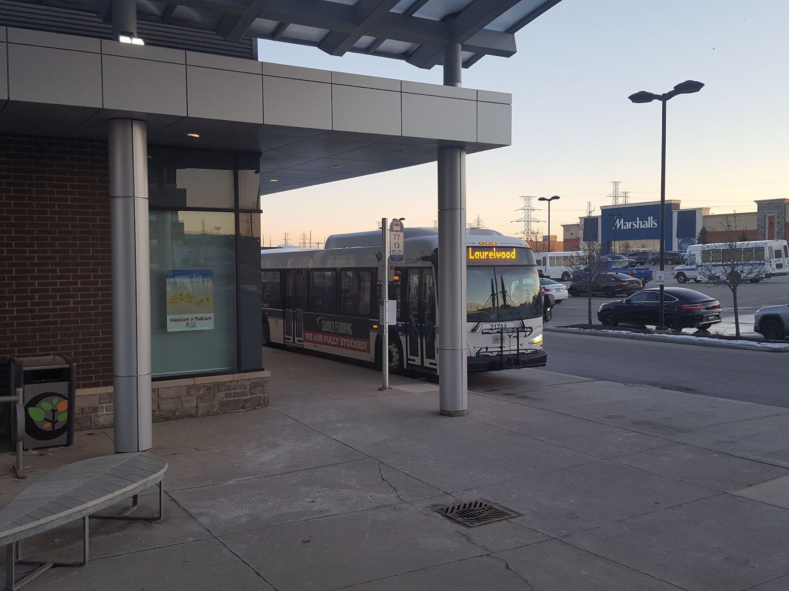 Громадський транспорт, м. Уотерлу, Онтаріо, січень 2023 року