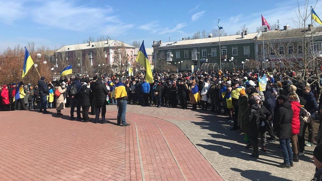 Проукраїнський мітинг в окупованому Бердянську Запорізької області. Березень 2022 року