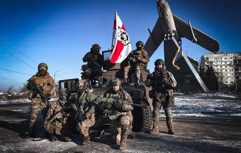 Бійці білоруського полку імені Кастуся Калиновського