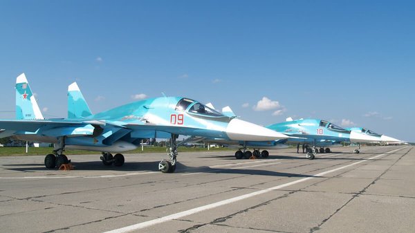Bombarduvalnyky-Su-34.jpg