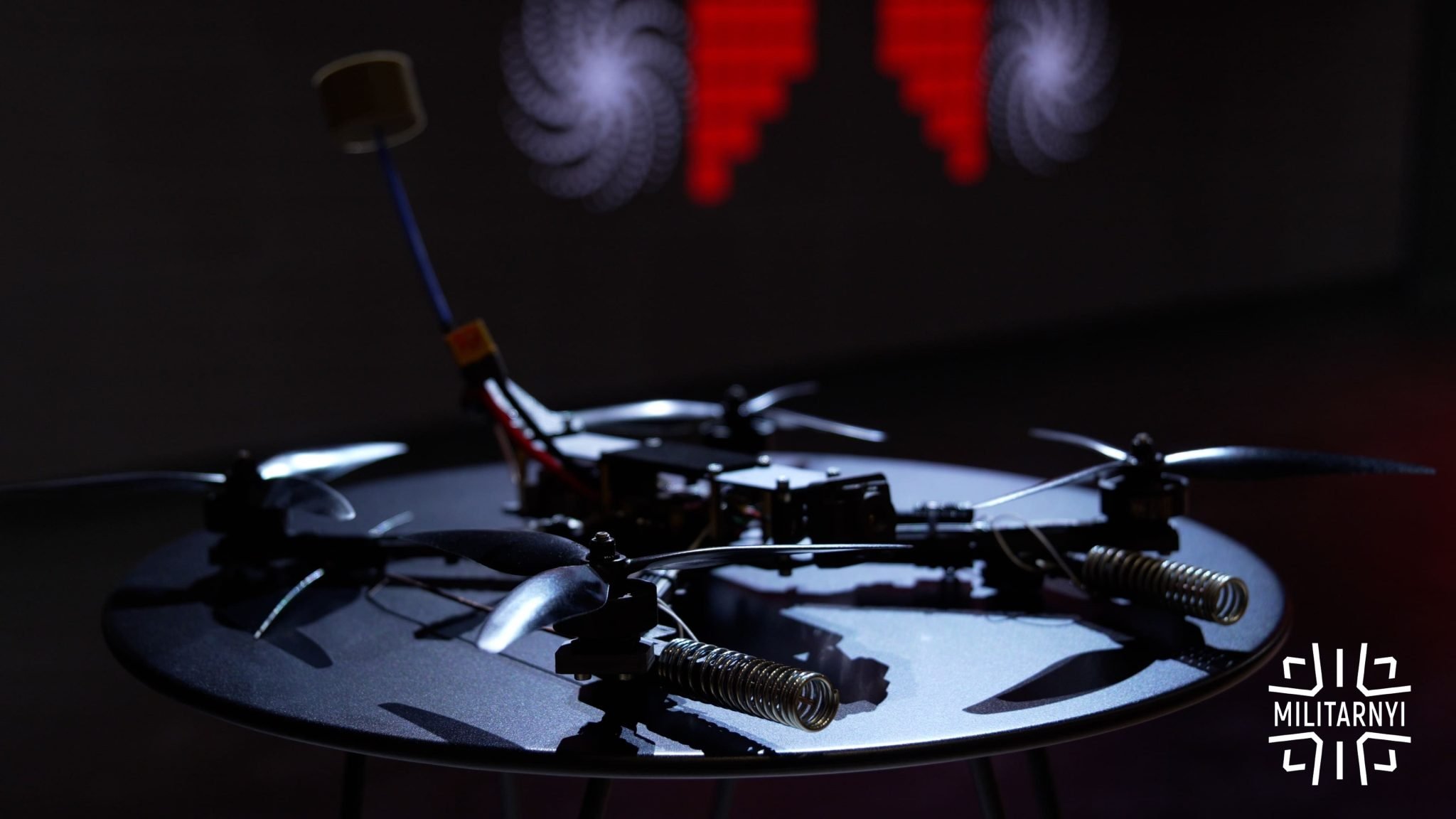 Повністю український серійний FPV-дрон компанії Vyriy Drone. Фото: «Мілітарний»