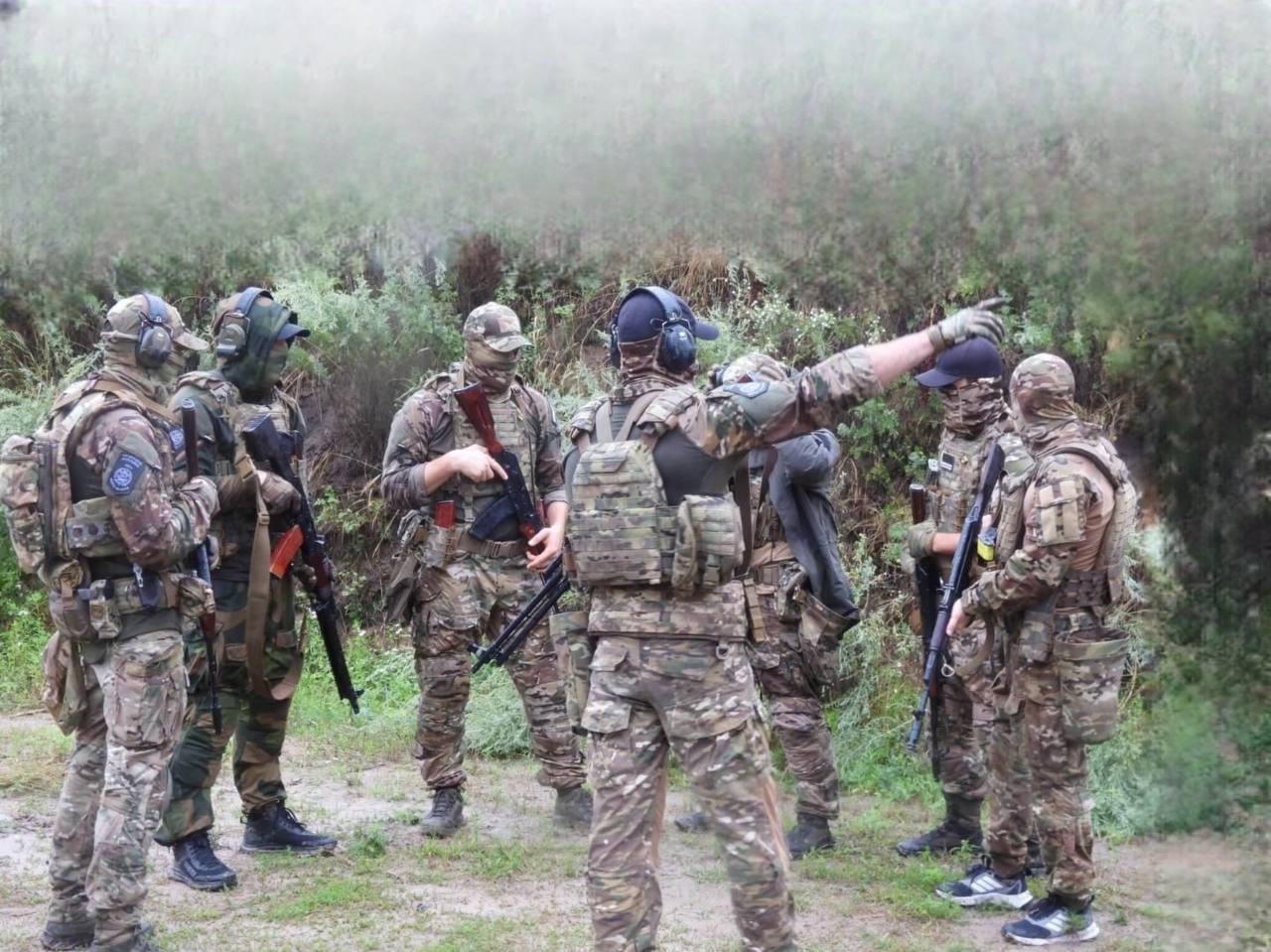 Чеченські добровольці, які воюють на боці України, під час навчання. Фото: телеграм-канал БАТАЛЬОН ім. ШЕЙХА МАНСУРА