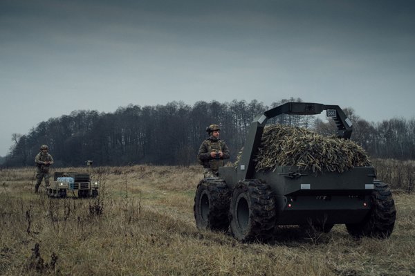 «Треба бути, як мумія. Сидіти і дивитися». Чому в армії люблять наземних роботів