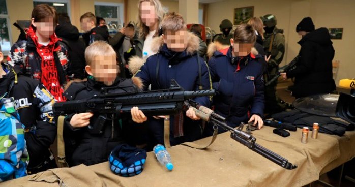 Білоруський режим депортує українських дітей і перетворює їх на ворогів України