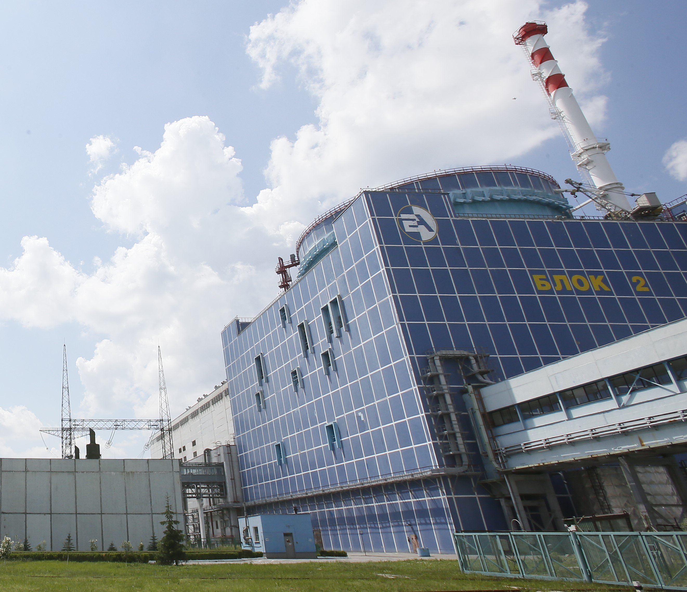 Другий енергоблок Хмельницької АЕС. Через пошкодження турбінного обладнання він працює не на повну потужність