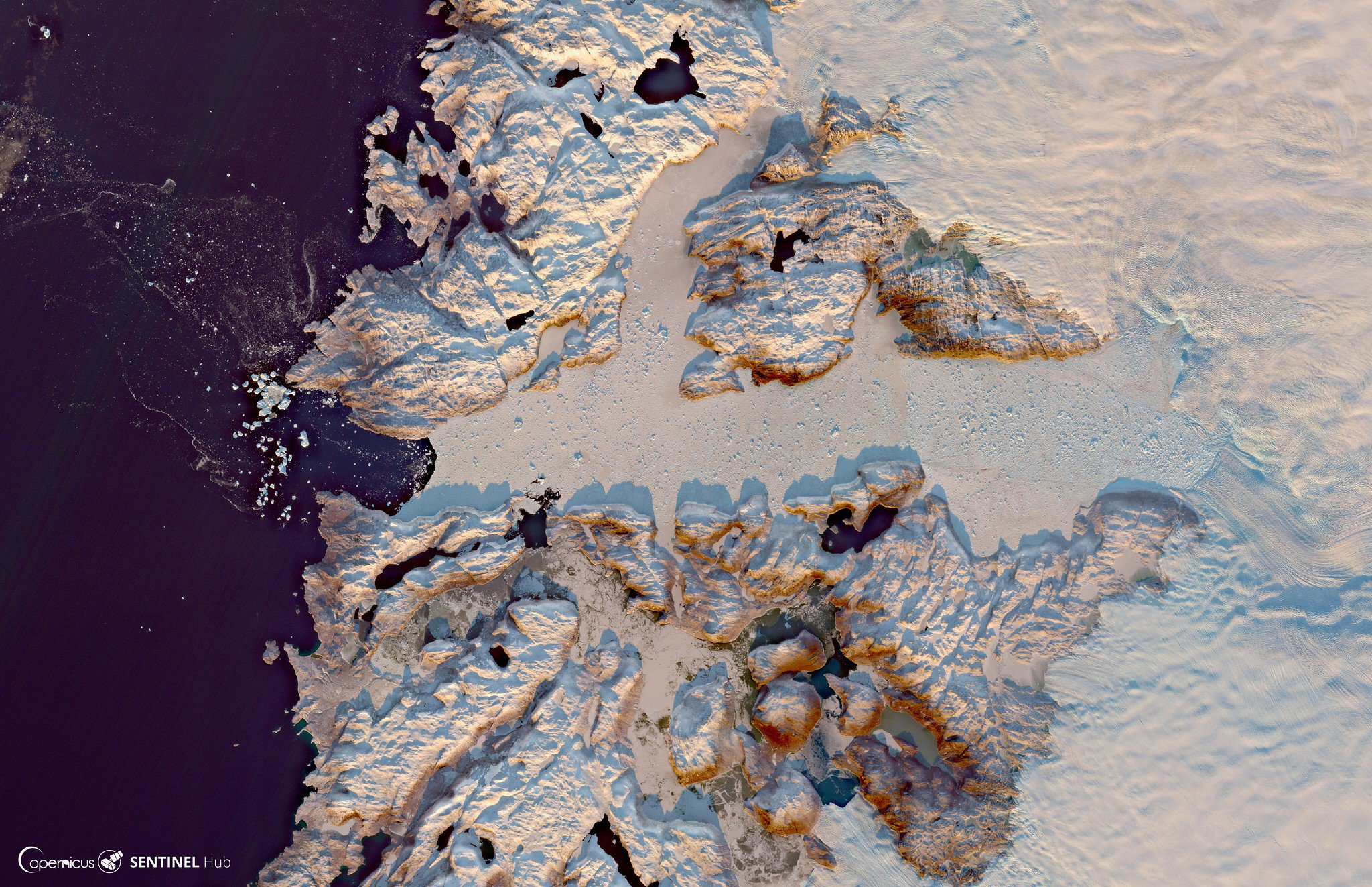 Кольори залишилися без змін – саме так виглядає льодовик з космосу