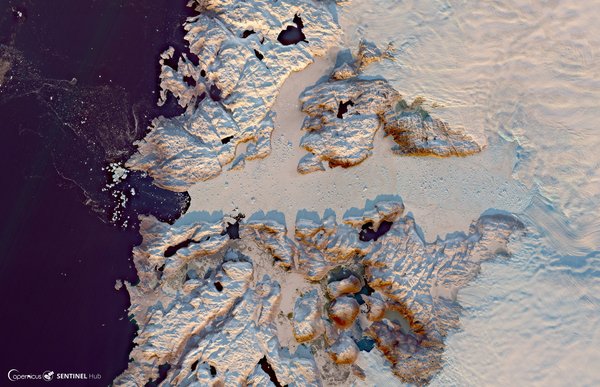 Дивовижне супутникове фото: найшвидший льодовик світу