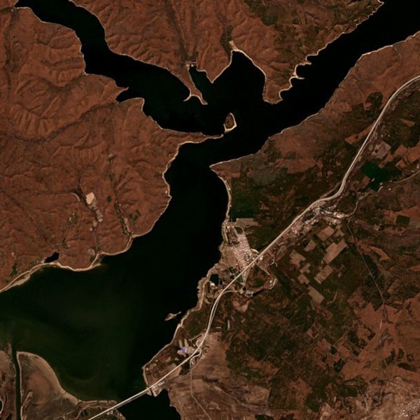 Супутникове фото дня: озеро, що утворилося природно вже в історичні часи