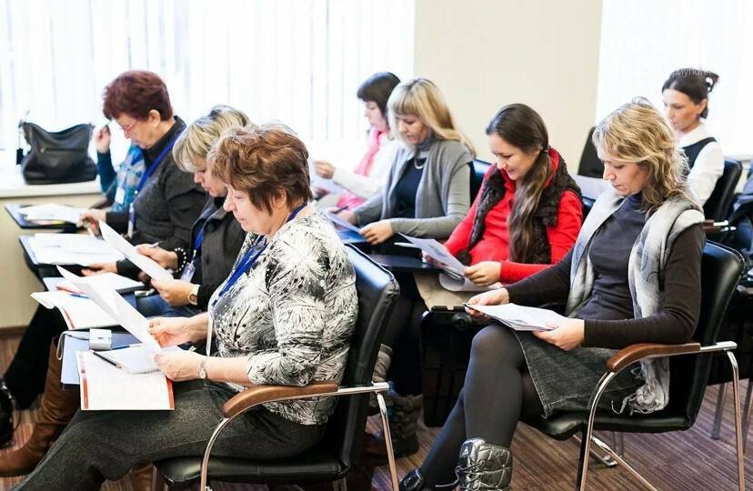 Ukrainian teachers learning new Russian program in Mariupol schools