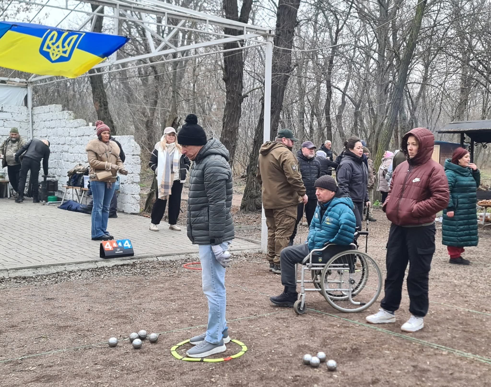 Ветерани грають у петанк. Фото з фейсбук-сторінки Артема Скрипника