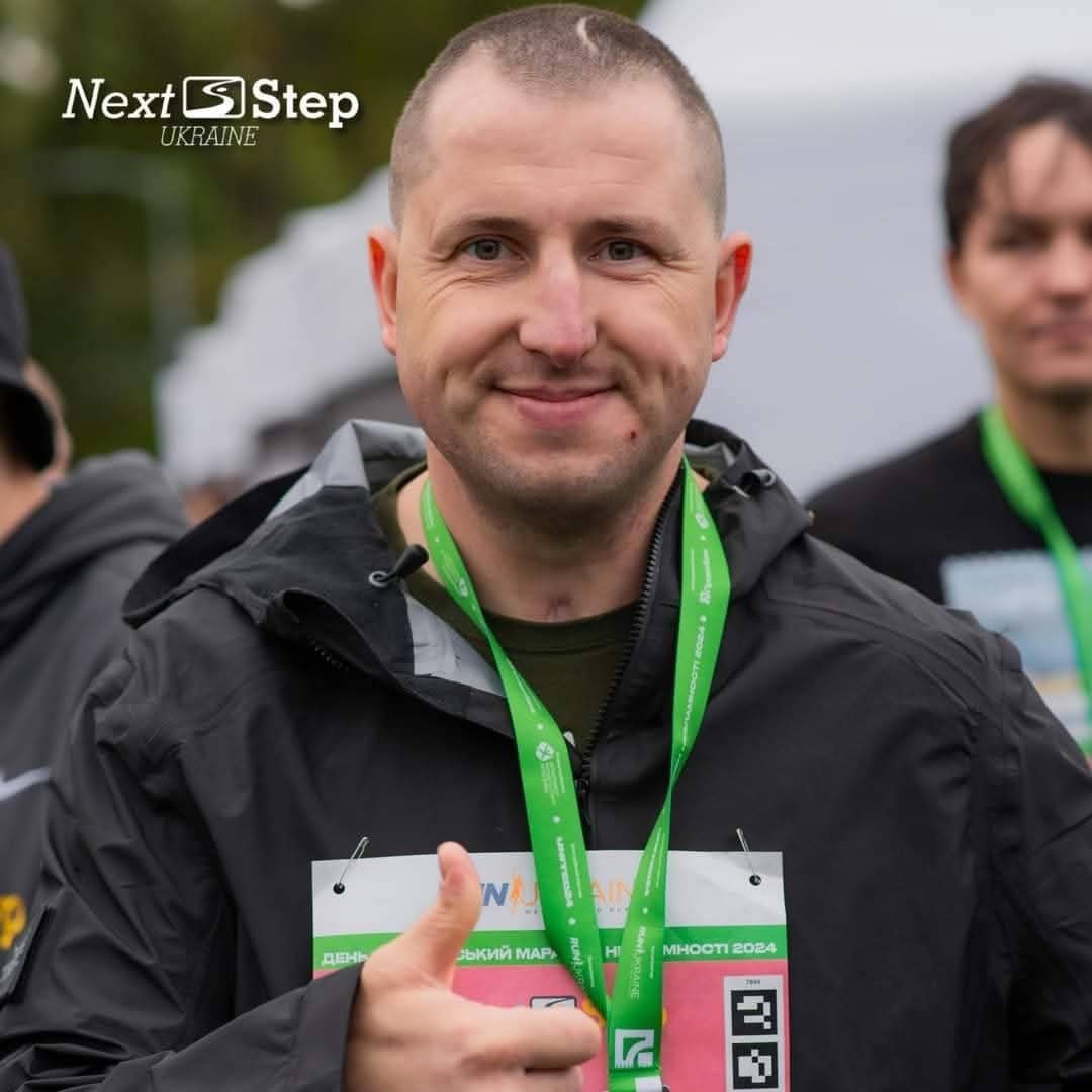 Андрій Дячишин. Після поранення в чоловіка майже не працює ліва рука