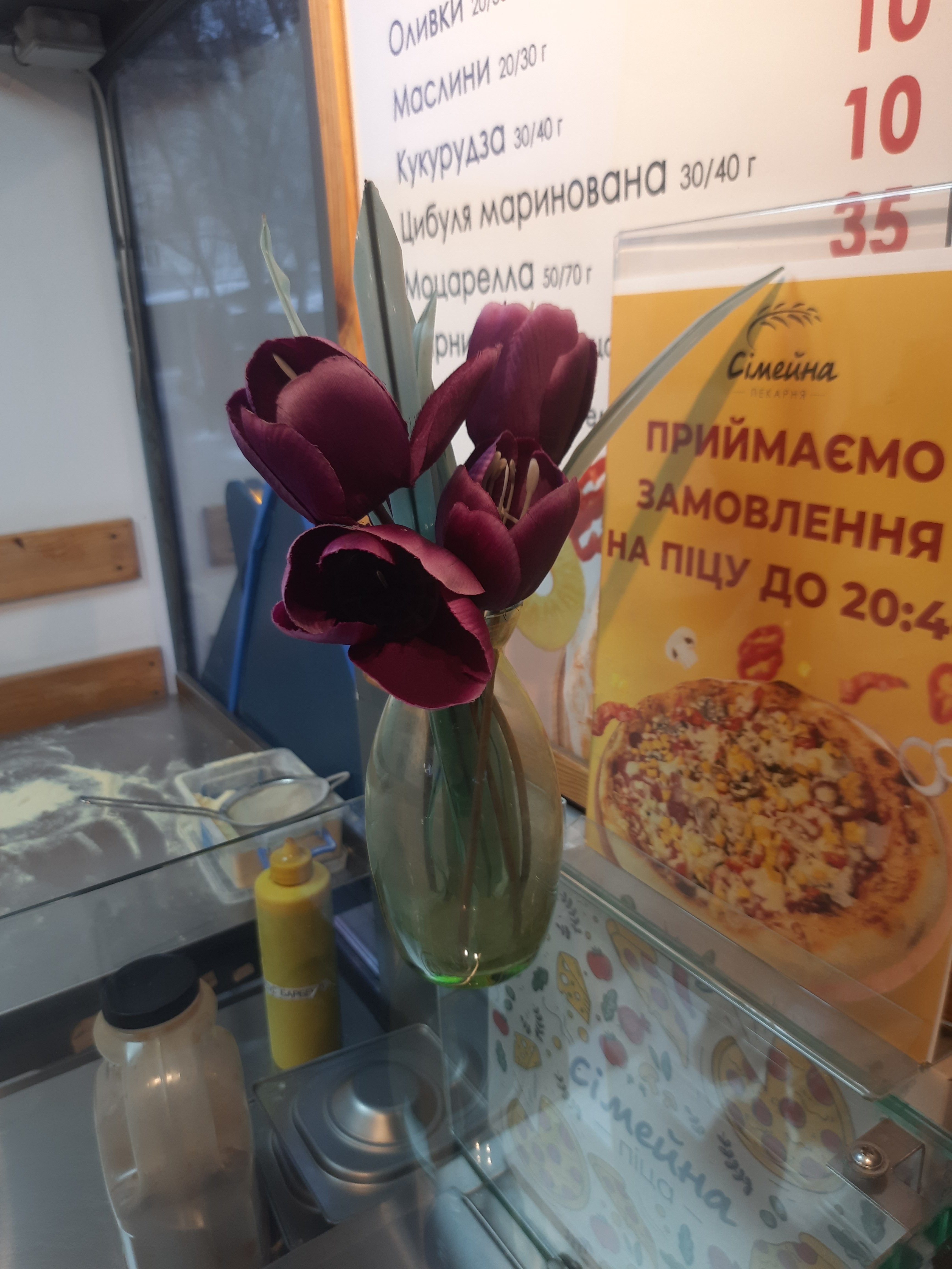 Інтер’єр пекарні на Дарниці. Власник Роман Нестеренко хоче додати заклад на карту пунктів незламності в «Дії»