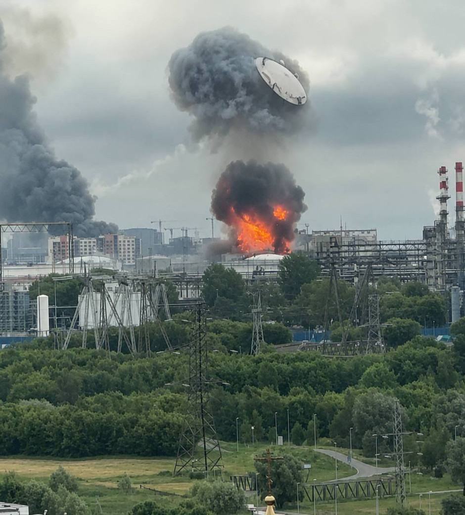 Атака на Московський НПЗ, фото з відкритих джерел