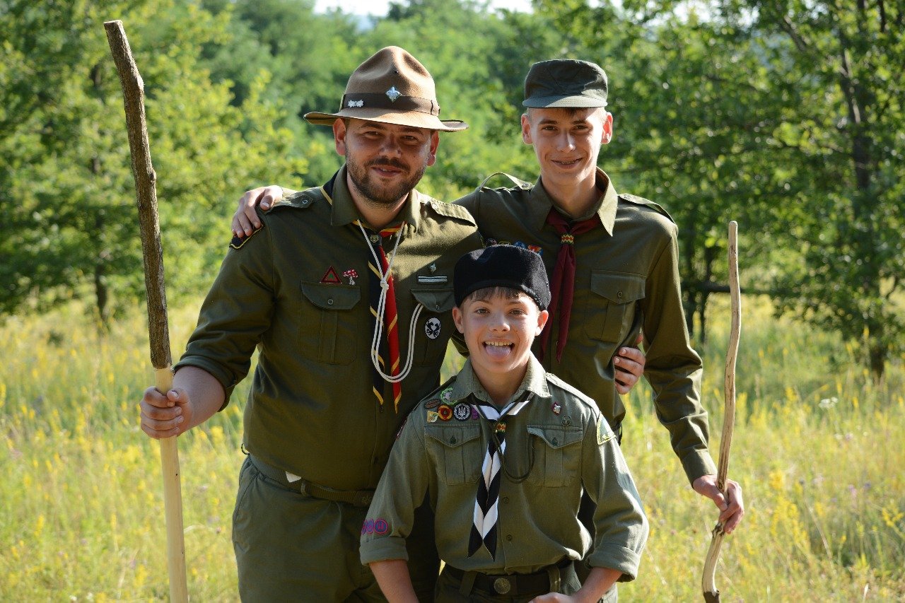 Владислав Пєшкін із вихованцями. Фото надане “Пластом”