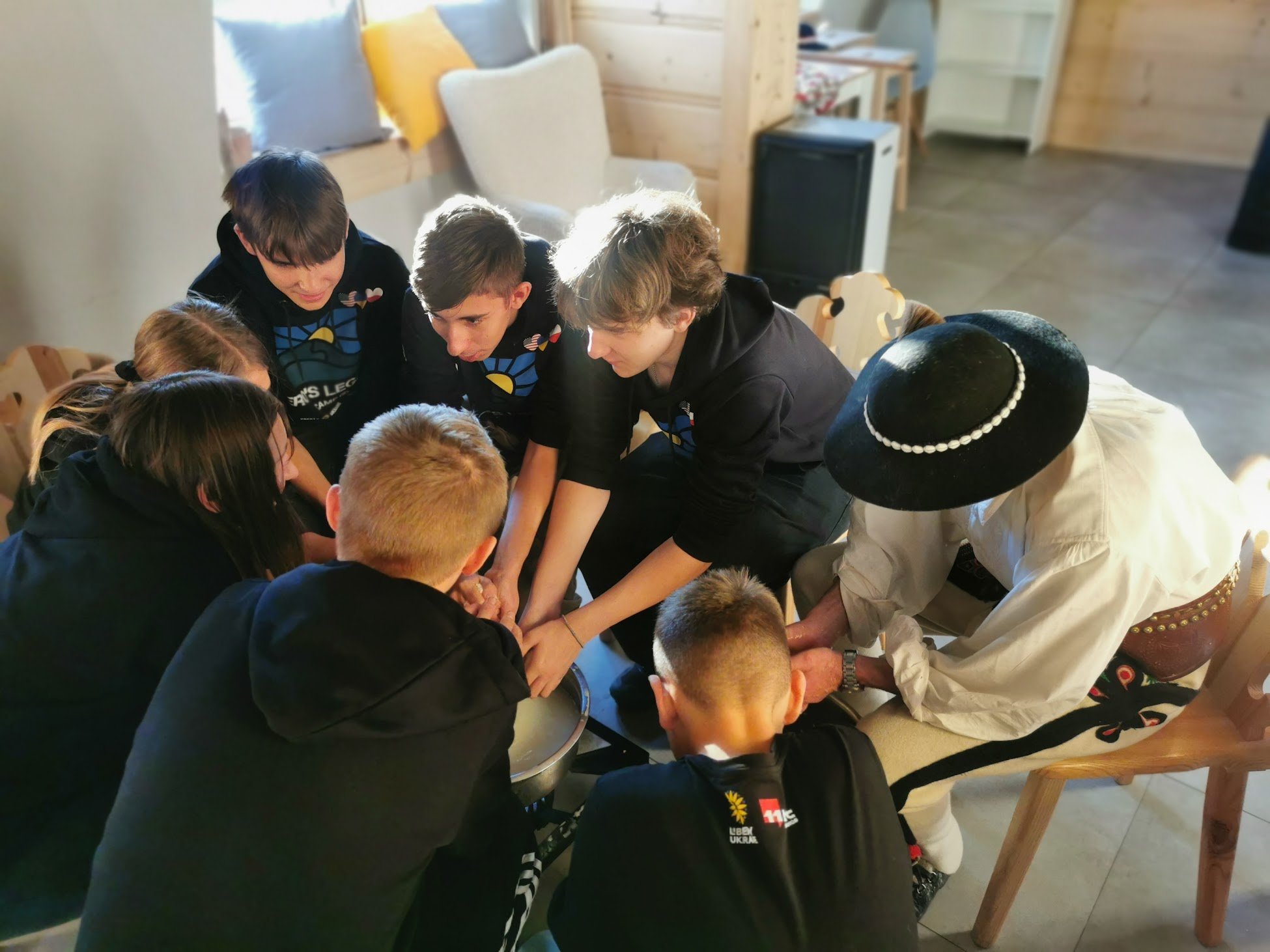 Українські діти під час заняття в польському реабілітаційному таборі