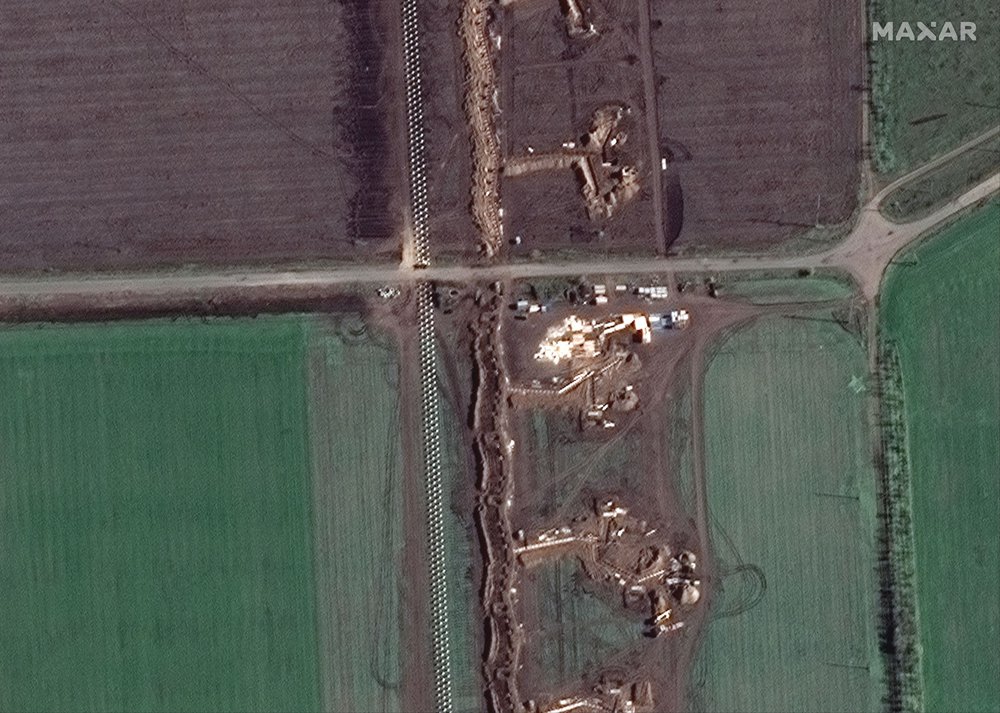 Image 4 - close up of trenches_fortifications and tank obstacles_velyka blahovischenka ukraine_15nov2022_wv2s (1).jpg