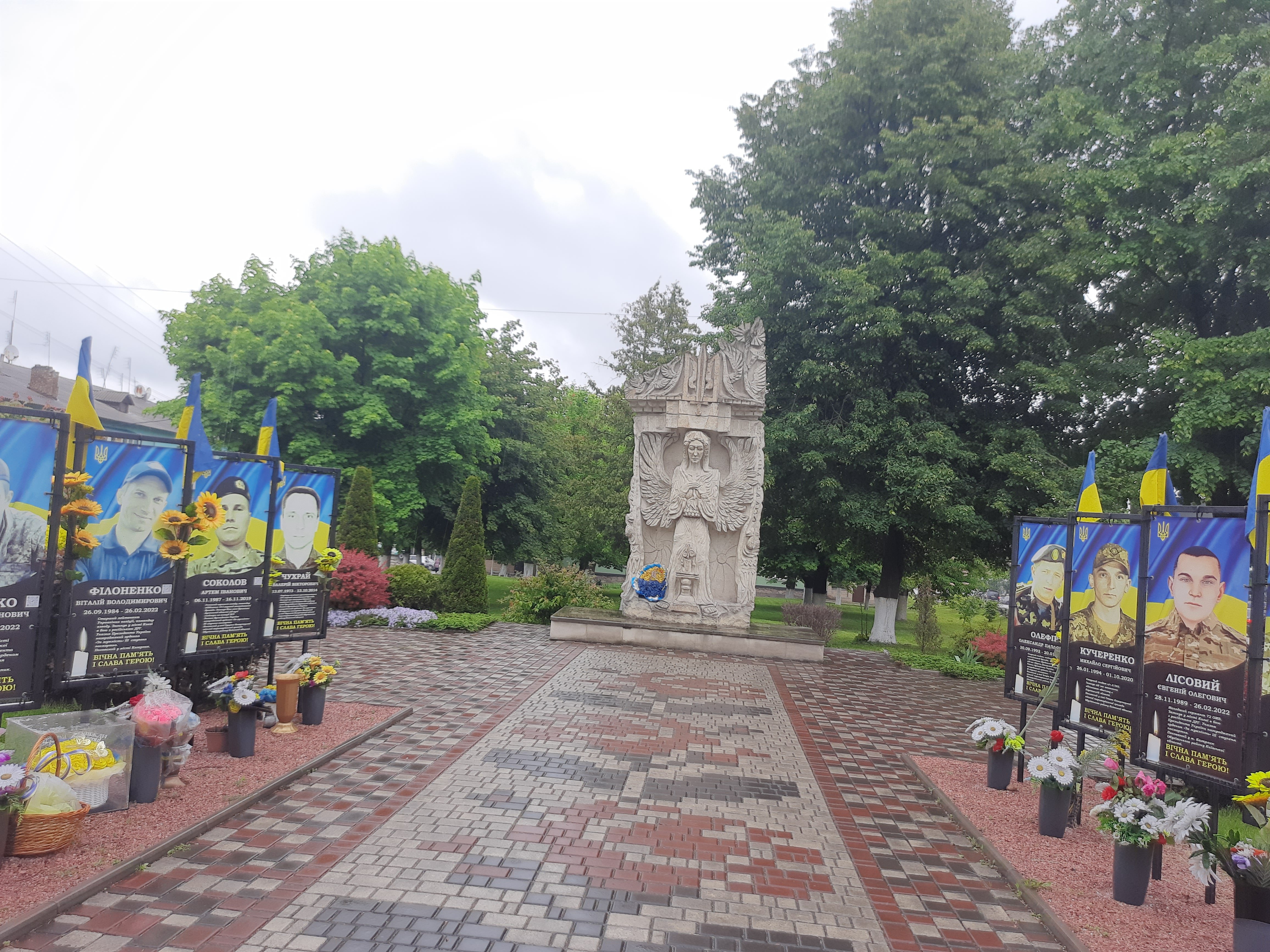 Меморіал полеглим у російсько-українській війні. Кагарлик, Київська область. Фото авторки